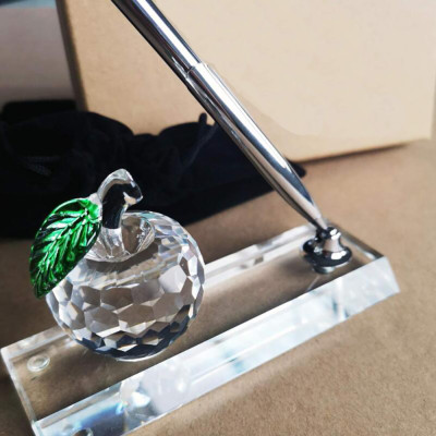 Crystal Apple Desktop Pen Stand for Teachers and Graduates