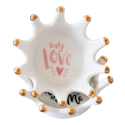 Unleash Your Inner Queen with our Ceramic Crown Ring Dish - Store Your Rings in Style and Add a Touch of Romance to Any Room!